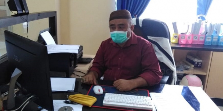 AKUN LTMPT - Humas Khusus Penerimaan Mahasiswa Baru UNG, Wahidun Usulu, memberikan menekankan agar calon peserta seleksi melakukan registasi akun LTMPT. (rahman/gopos)