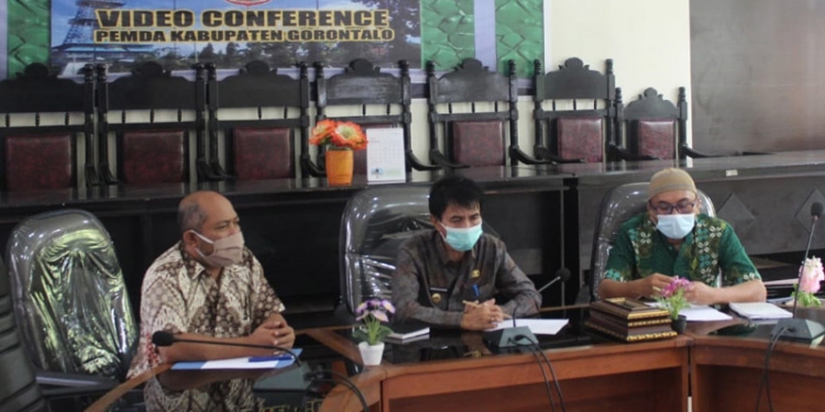 Suasana Vidio conference nasional, dalam rangka pelaksanaan kesiapan vaksinasi Covid-19 dan kesiapan penegakan Protokol Kesehatan. Foto (Putra/Gopos)