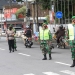 Operasi Yustisi oleh tim gabungan di depan Taman Pecut, kota Blitar. foto: istimewa