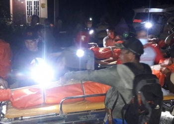 Proses evakuasi dua korban asal Kabupaten Gorontalo yang tewas di wilayah pertambangan ilegal Pohuwato