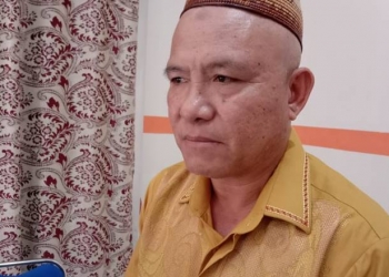 Ketua Komisi III DPRD Kabupaten Pohuwato Beni Nento saat diwawancarai wartawan, Senin,(18/01/2021).(Azhar/Gopos).