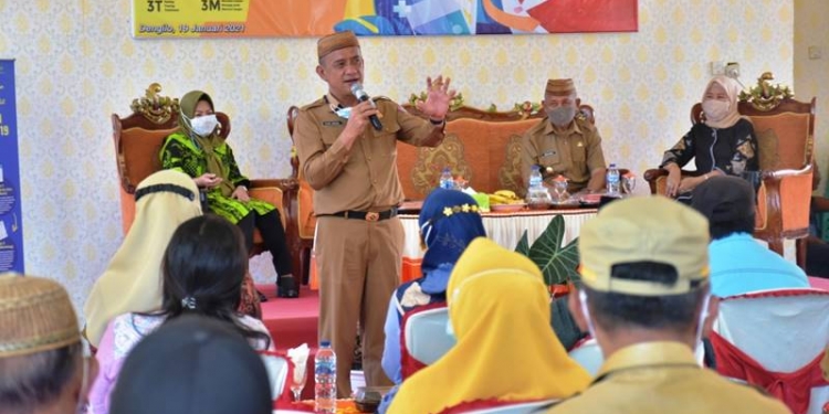 Pemerintahan Syah Pamit - Momen Syarif Mbiunga-Amin Haras (Syah) berpamitan kepada masyarakat, Selasa (19/1/2021) (istimewa)