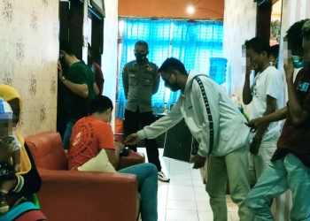 Pelaku Pemberi Miras