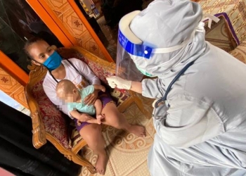Anak Bayi diberi miras