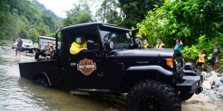 Bantuan Sambil Offroad