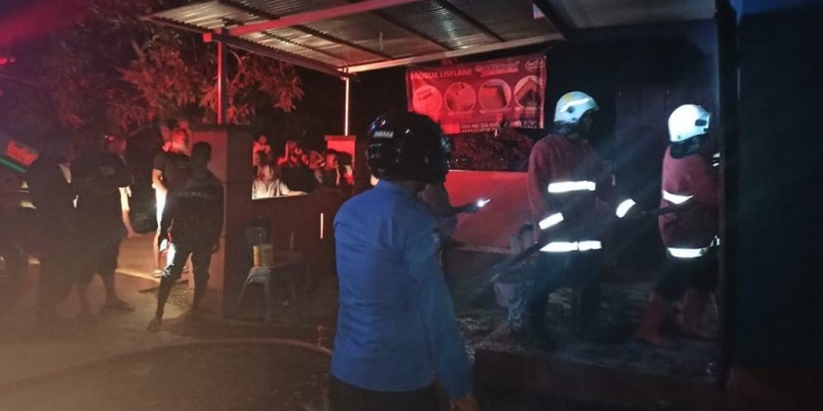 proses pemadaman api