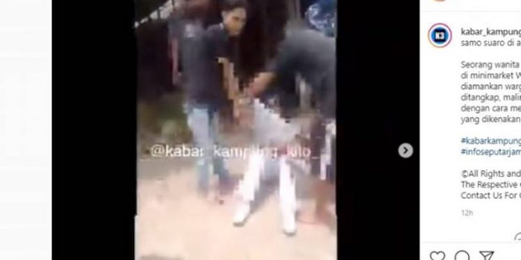 Wanita Curi HP
