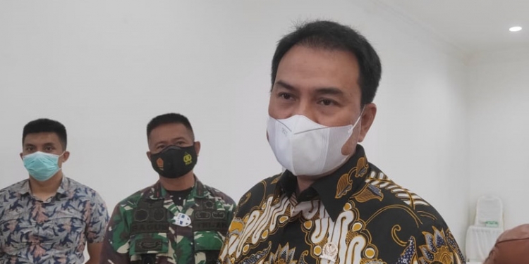 Dalam kunjungannya ke bumi Serambih Madinah, Azis membahas beberapa permasalahan serius. Salah satunya mengenai permasalahan Terorisme di Gorontalo.