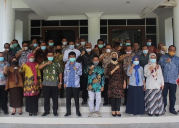 Bupati Gorontalo, Nelson Pomalingo,  dan Wakil Bupati Gorontalo, Herman Walangadi, akan segera mengakhiri masa jabatan, Rabu (17/2/2021).