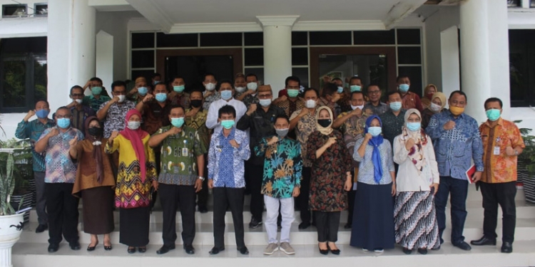 Bupati Gorontalo, Nelson Pomalingo,  dan Wakil Bupati Gorontalo, Herman Walangadi, akan segera mengakhiri masa jabatan, Rabu (17/2/2021).