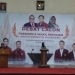 DEBAT PILBEM UNG -Dua Pasangan Calon Presiden dan wakil Presiden BEM UNG, Nomor urut satu Rezky Pramana Putra Mantali dan Abdul Wahid Hulopi, serta nomor urut dua Rian Haka dan Harianto Laode, saat berada diatas podium debat. (rahman/gopos)