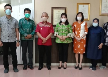 KUNKER - Kunjungan Kerja Wakil Bupati Sigi, Paulina, disambut Wakil Bupati Pohuwato, Amin Haras, Kamis (4/2/2021). (Azhar/gopos)