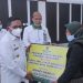 MODAL USAHA - Wali Kota Gorontalo saat memberikan bantuan modal usaha untuk 50 orang pertama secara simbolis di Aula Kantor Wali Kota Gorontalo, Rabu (24/2/2021)