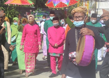 Bupati Gorontalo Jalani Prosesi Adat