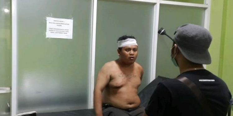 Pembacokan jalan tengah