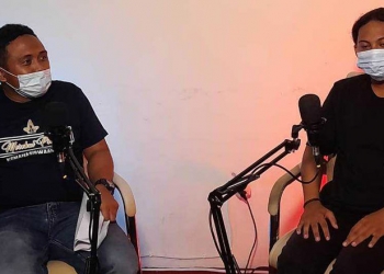TUNDA PILBEM UNG - Ketua Panwas Pilbem UNG 2021, ZC Fachrunssyah bersama dengan Ketua Komisi Pemilihan Langsung Pilbem UNG 2021, Alhimny Fitra Janu saat Melakukan Konferensi pers terkait penundaan Pilbem(foto istimewa).