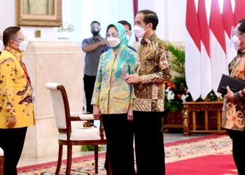 APRESIASI - Wali Kota Gorontalo, Marten Taha bersama pengurus Pusat Apeksi saat diterima Presiden RI di Istana Negara, Kamis (12/2/2021)