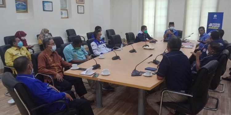 DISTRIBUSI BANTUAN - Rapat persiapan distribusi bantuan untuk korban banjir Manado yang dilaksanakan oleh Pemkab Bone Bolango, Rabu (3/2/2021). (Indra/gopos)