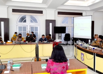 Rapat Forkompimda Provinsi Gorontalo bersama Wakil Ketua DPR RI. Foto: Istimewa.