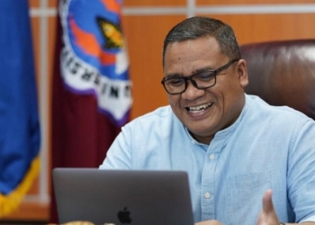 Rektor UNG, Eduart Wolok.