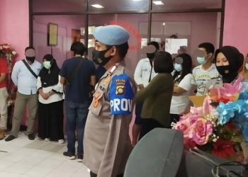 TERJARING - Sebanyak 7 pasangan bukan suami istri terjaring operasi penyakit masyarakat yang dilaksanakan oleh Polda Gorontalo, Rabu (17/2/2021). (Humas Polda Gorontalo)