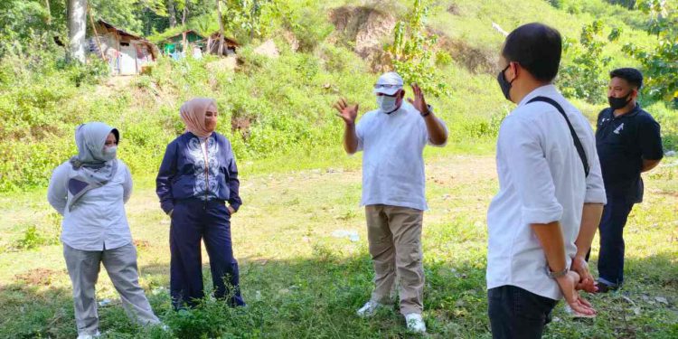 Kunjugan Kerja Komisi II DPRD Provinsi Gorontalo terkait pengadaan tempat limbah B3 di Provinsi Gorontalo. Foto: Istimewa.