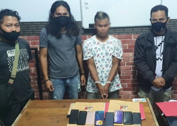 Satreskrim Polres Pohuwato mengamankan pelaku pencurian handphone di Desa Duhiadaa, Kecamatan Duhiadaa, Kabupaten Pohuwato, Senin (15/2/2021). (istimewa)