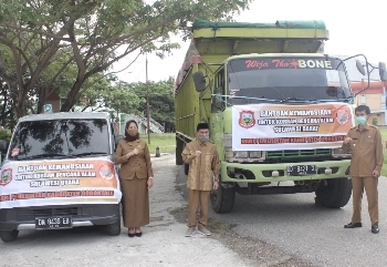 Wakil Bupati Gorontalo mengawal langsung bantuan kemanusiaan untuk Provinsi Sulawesi Barat. Foto: Putra/gopos.