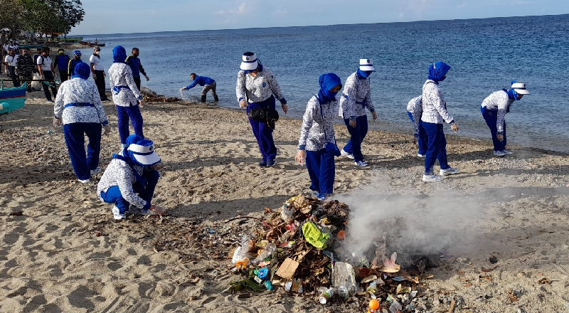 Bersih pantai