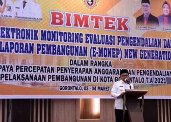 E-MONEP - Wali Kota Gorontalo, Marten Taha saat memberikan sambutan pada kegiatan Bimtek E-Monep New Generation tahun 2021 di Hotel Aston Kota Gorontalo, Rabu (3/3/2021). Foto Diskominfo Kota Gorontalo
