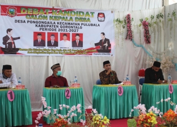 Para Calon Kepala Desa Pongongaila saat memaparkan Visi dan Misi terkait pembangunan desa  (Putra Gopos)