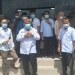 Gubernur Gorontalo, Rusli Habibie, memberi keterangan pers usai bersaksi pada persidangan GORR di Pengadilan Tipikor Gorontalo, Rabu (10/3/2021). (ramlan/gopos)