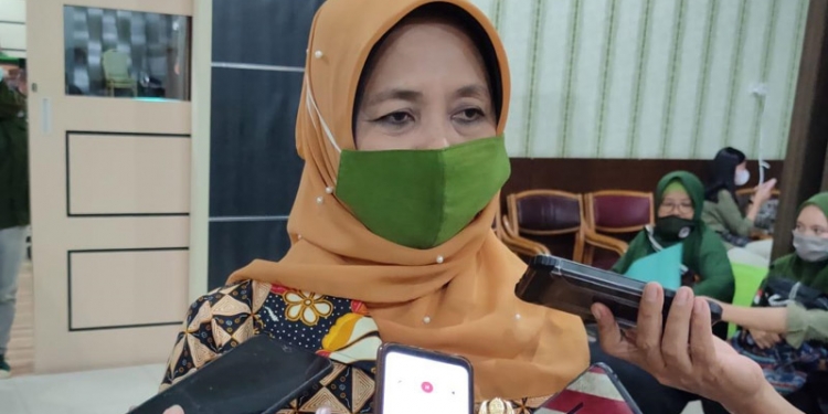 Sekda Kabupaten Gorontalo, Hadijah Thayeb