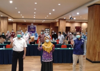 KOPI TB - Kualusi Organisasi Profesi Indonesia Tuberkulosis  lakukan Program pencegahan dan Pengendalian TBC, di Provinsi Gorontalo yang turut dihadiri Kepala Dinas Kesehatan Provinsi Gorontalo dr. Yana Yanti Suleman. Foto (Sari/gopos)