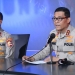 Kadiv Humas Polri, Irjen Pol Argo Yuwono (kanan) memberi penjelasan terkait bom bunuh diri di Makassar