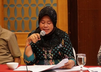 Foto cop/: Ketua Komisi B Dewan Perwakilan Rakyat Daerah (DPRD) Kota Gorontalo, Leni Ontalu saat mengikuti rapat khusus Komisi B bersama Organisasi Perangkat Daerah (OPD) Kota Gorontalo, Rabu (10/9/2021). f. (Humas Dekot Gorontalo).