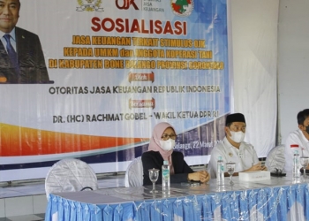 Sosialisasi Jasa Keuangan Terkait Stimulus OJK Kepada UMKM dan Anggota Koperasi Tani se Kabupaten Bone Bolango di RM. Meranti Indah. (Foto Irul/Kominfo)
