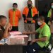 PELIMPAHAN PERKARA - Ditreksrimum Polda Gorontalo melimpahkan berkas perkara pengeroyokan terhadap anggota TNI ke Kejati Gorontalo. (Humas Polda Gorontalo)