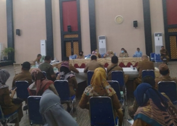 Tim verifikator melakukan penjajakan terkait kebijakan dan implementasi program pendukung terwujudnya pengarusutamaan gender di Kota Gorontalo. (Ramlan/gopos)