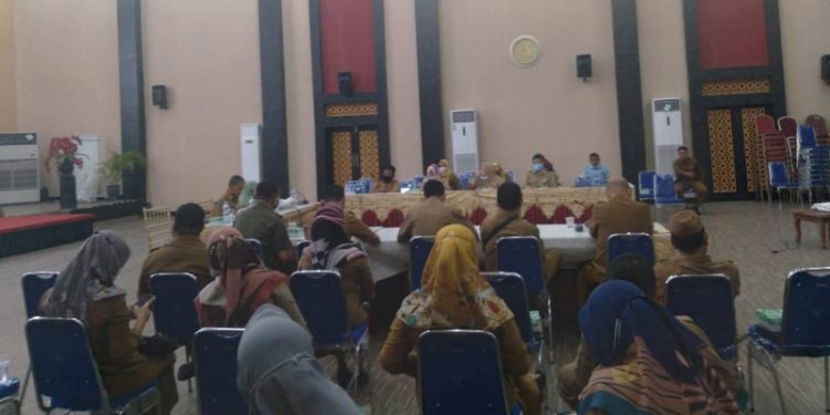 Tim verifikator melakukan penjajakan terkait kebijakan dan implementasi program pendukung terwujudnya pengarusutamaan gender di Kota Gorontalo. (Ramlan/gopos)