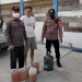Polsek KPG Gorontalo mengamakan ratusan liter miras cap tikus yang hendak dibawa ke wilayah Kabupaten Banggai, Sulawesi Tengah. (Dok. Humas Polda Gorontalo)