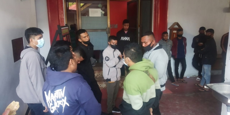 Pemuda calon satpam