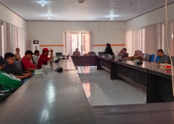 Rapat dengar pendapat DPRD Kabupaten Pohuwato bersama masyarakat penambang, Senin(08/03/2021). (Azhar/Gopos)