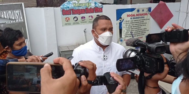 Rektor UNG, Eduart Wolok. (ramlan/gopos)