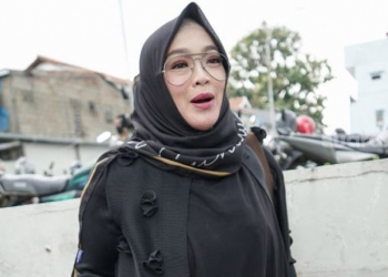 Artis Rina Gunawan