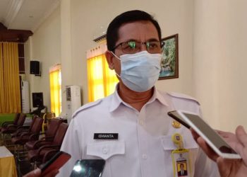 Plt. Sekretaris Daerah Kabupaten Pohuwato, Iswanta saat diwawancarai wartawan, Rabu(10/03/2021).(Azhar/Gopos).