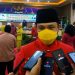 Wakil Wali Kota Gorontalo, Ryan F.Kono, saat diwawancarai awak media, usai memberikan sambutan pada Rapat Paripurna HUT ke-293 Kota Gorontalo, yang berlangsung di Aula 1 DPRD Kota Gorontalo, Jumat (19/3/2021). (foto/ramlan/gopos)