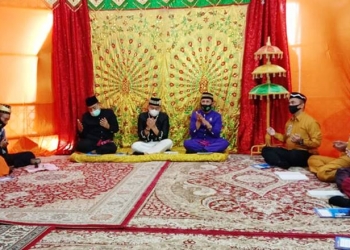 Bupati Bone Bplango menjalani prosesi Adat Moloopi