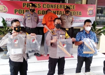 Konferensi Pers kasus pembunuhan di sebuah indekos di Dungingi, Kota Gorontalo oleh Polres Gorontalo Kota, Jumat (5/3/2021) (sari/gopos)
