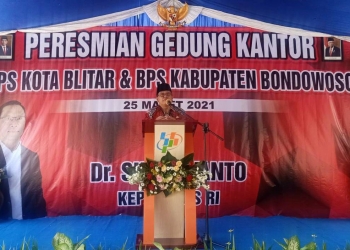 Wali Kota Blitar Santoso saat menyampaikan sambutan dalam peresmian Kantor Baru BPS Kota Blitar. (foto: ma'ruf/gopos)